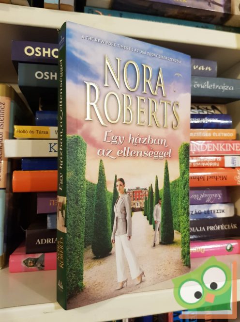 Nora Roberts: Egy házban az ellenséggel